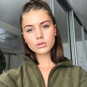 Meet your Posher, Valentina